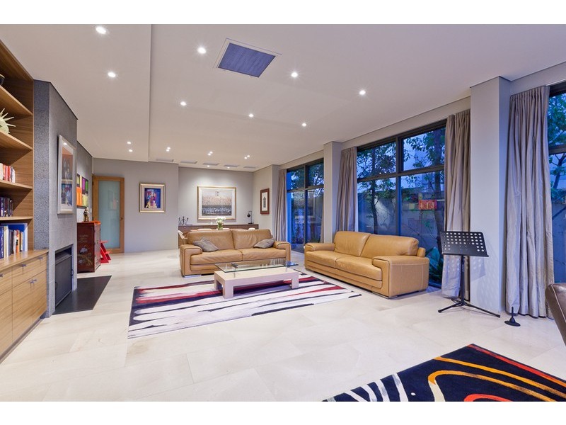 35 Jutland Parade, Dalkeith WA 6009