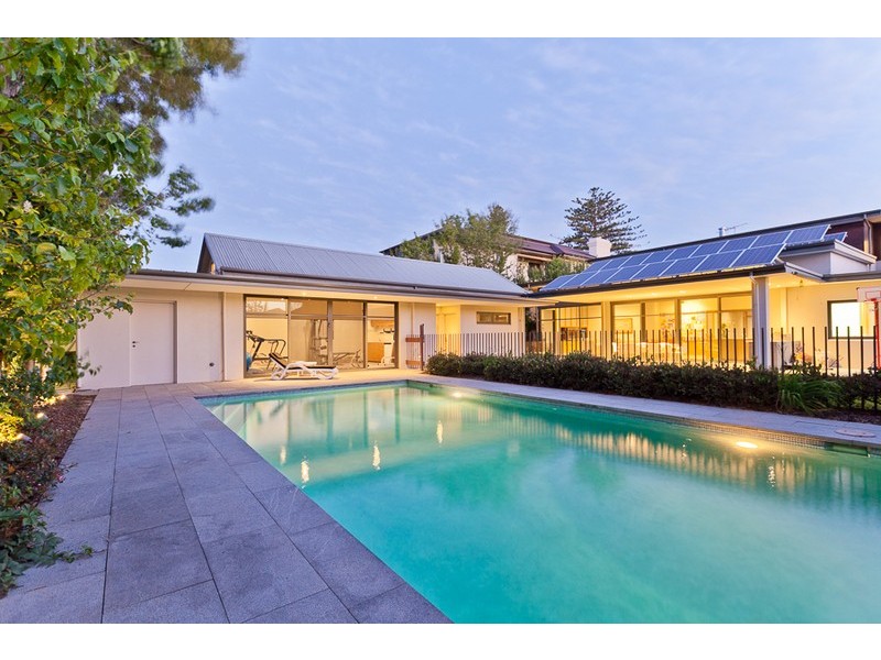 35 Jutland Parade, Dalkeith WA 6009