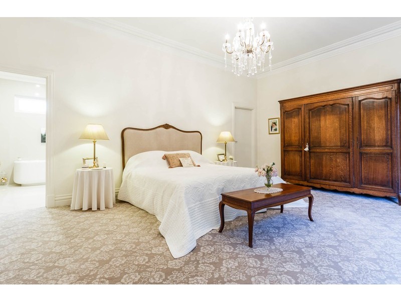 75 Mountjoy Road, Nedlands WA 6009