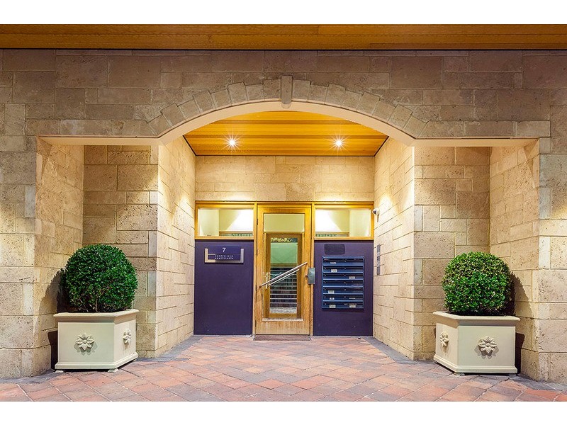 8/7 Centro Avenue, Subiaco WA 6008