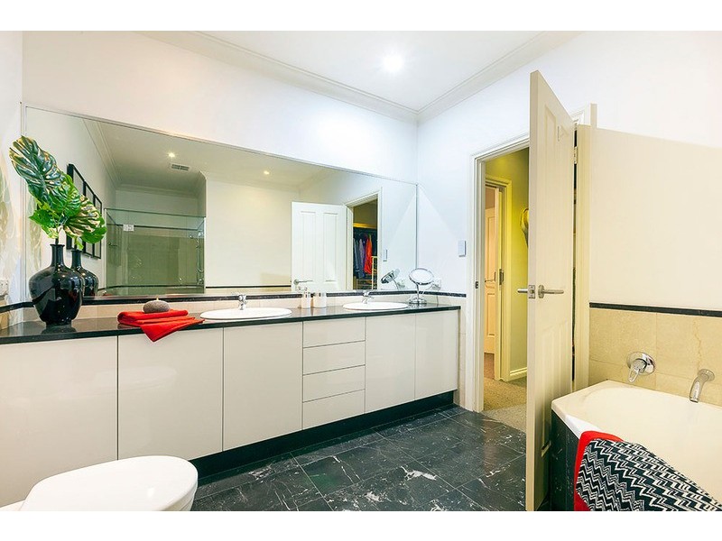 8/7 Centro Avenue, Subiaco WA 6008