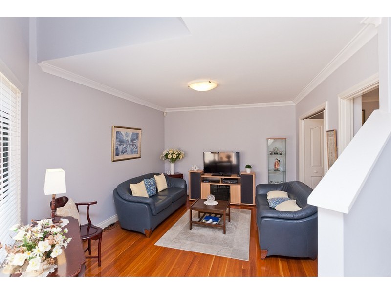 4/1 The Avenue, Crawley WA 6009