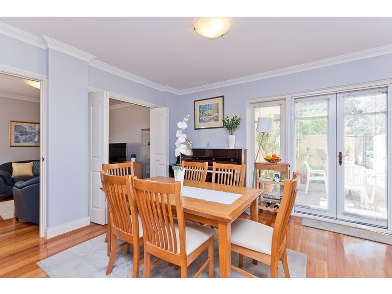 4/1 The Avenue, Crawley WA 6009