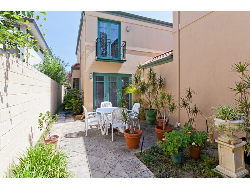 4/1 The Avenue, Crawley WA 6009