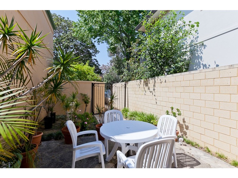 4/1 The Avenue, Crawley WA 6009