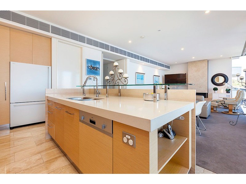 8/8 Mounts Bay Road, Crawley WA 6009