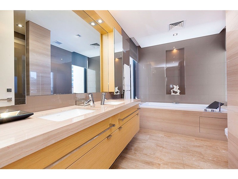 8/8 Mounts Bay Road, Crawley WA 6009