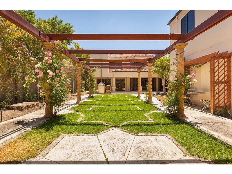 72 Philip Road, Dalkeith WA 6009