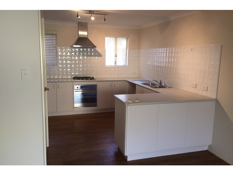 2/42 Churchill Avenue, Dudley Park WA 6210