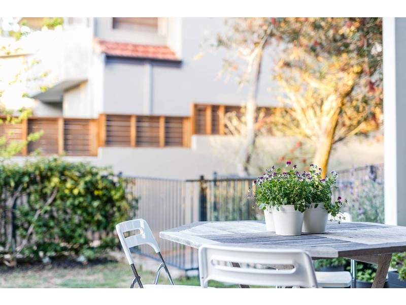 2/23 Avonmore Terrace, Cottesloe WA 6011