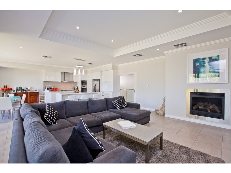 5 Dorset Cove, Mount Claremont WA 6010