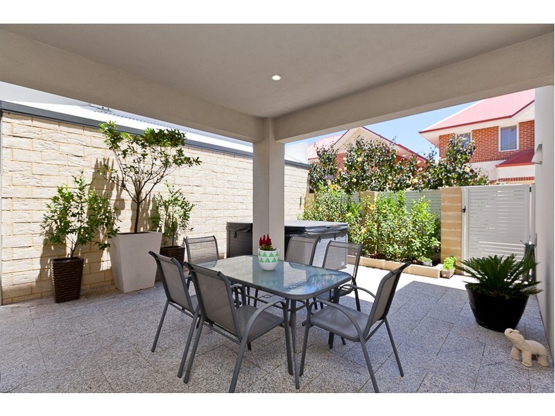 5 Dorset Cove, Mount Claremont WA 6010