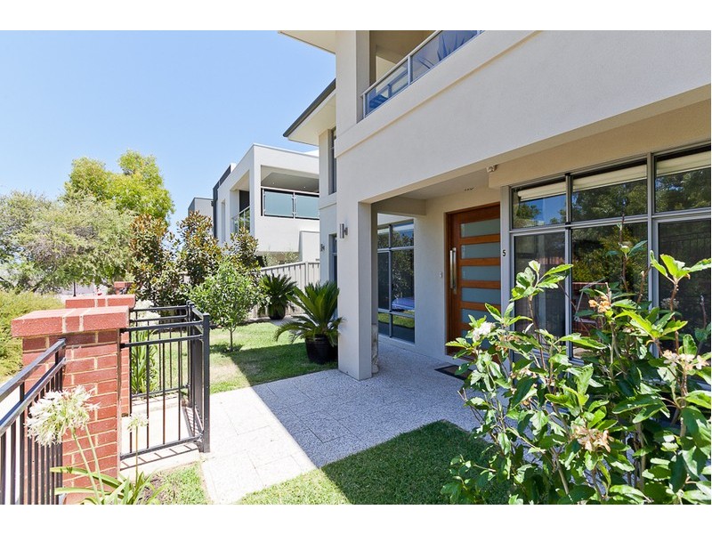 5 Dorset Cove, Mount Claremont WA 6010