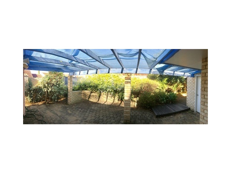 8 Lakeside Street, Mount Pleasant WA 6153