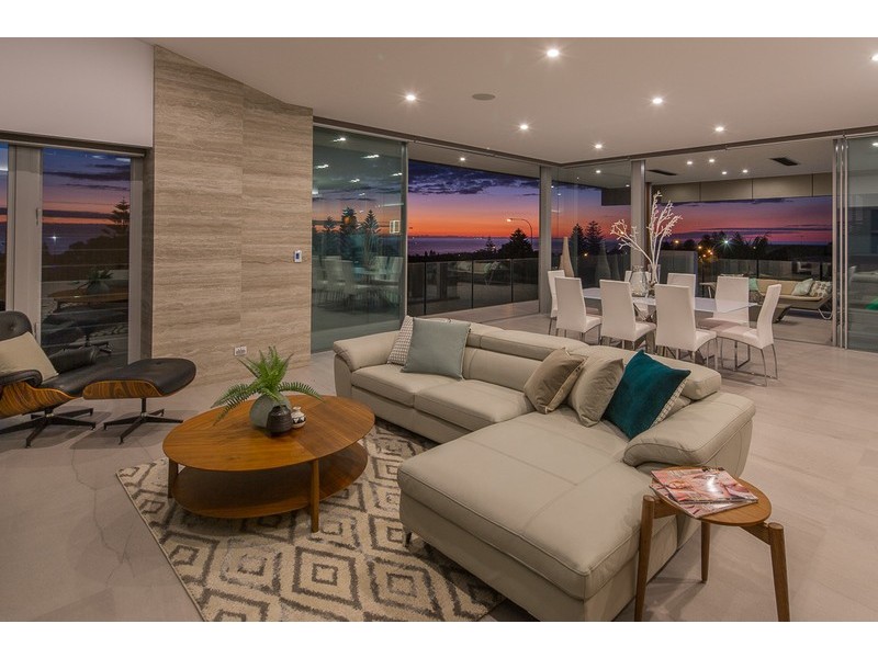 8 Taworri Way, City Beach WA 6015