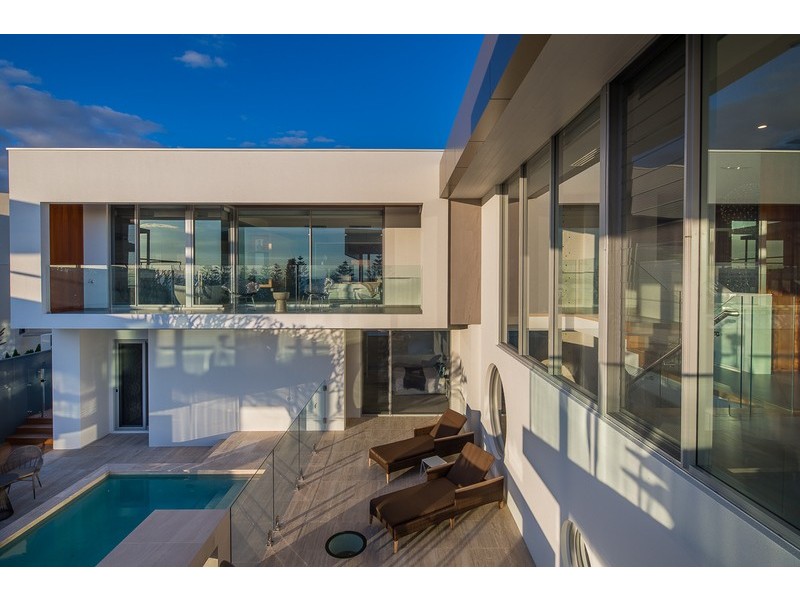 8 Taworri Way, City Beach WA 6015