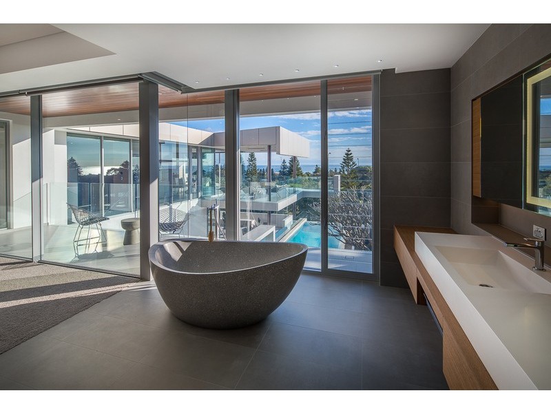 8 Taworri Way, City Beach WA 6015