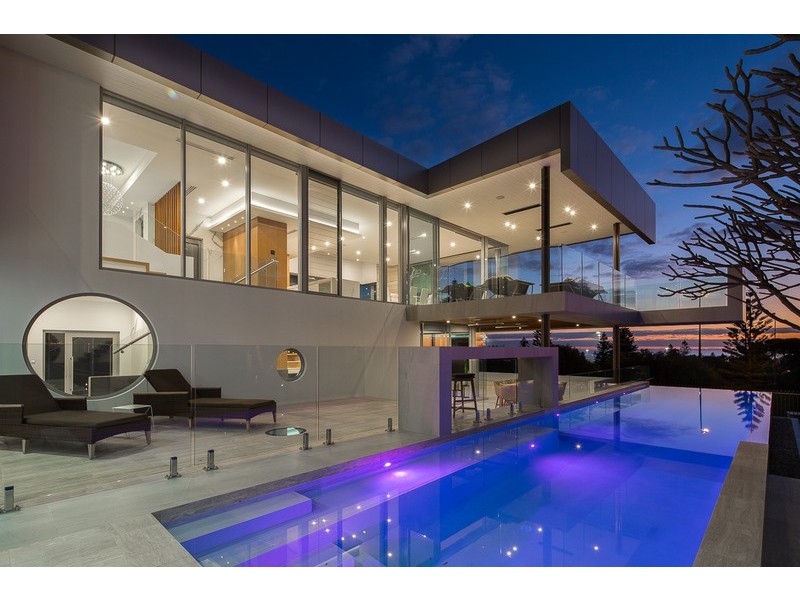 8 Taworri Way, City Beach WA 6015