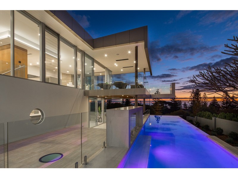 8 Taworri Way, City Beach WA 6015