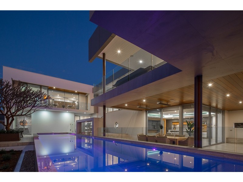 8 Taworri Way, City Beach WA 6015