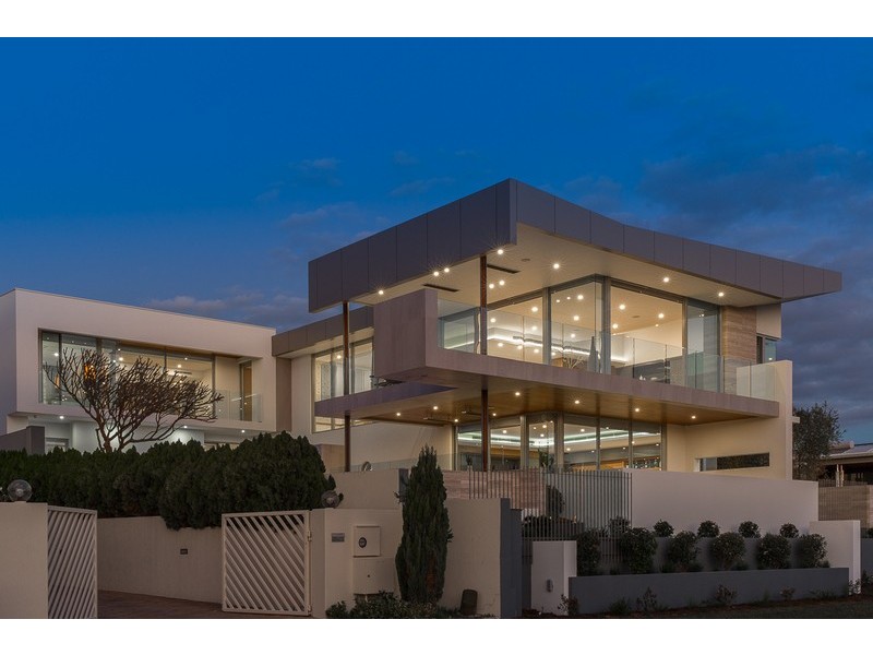 8 Taworri Way, City Beach WA 6015