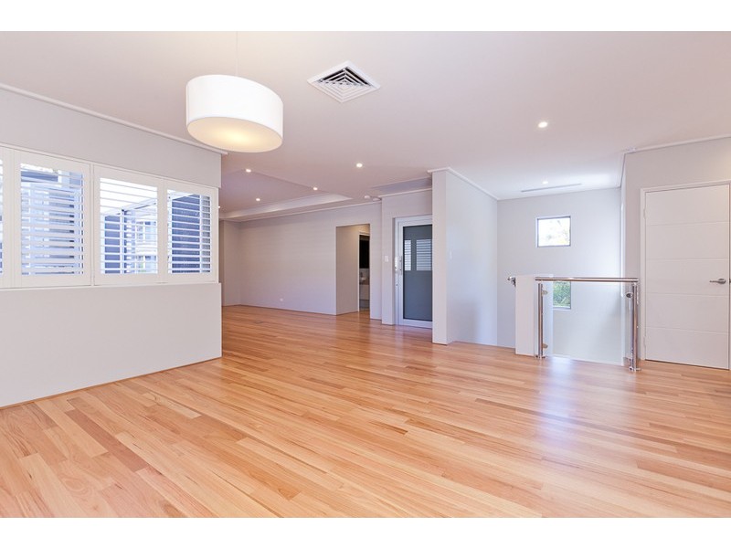 14A The Avenue, Crawley WA 6009