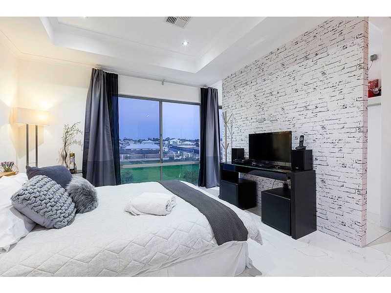 12 October Road, Spearwood WA 6163