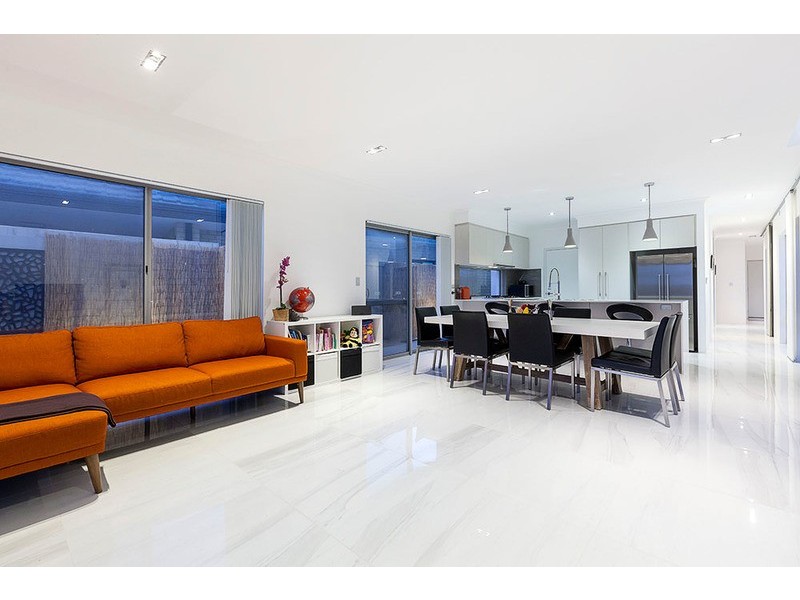 12 October Road, Spearwood WA 6163