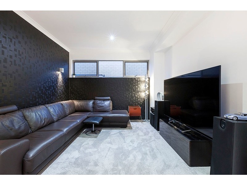 12 October Road, Spearwood WA 6163