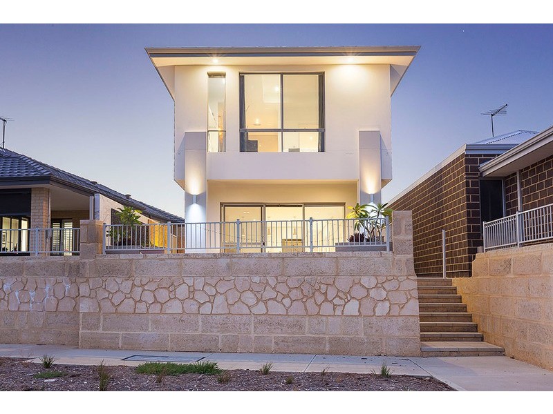 12 October Road, Spearwood WA 6163