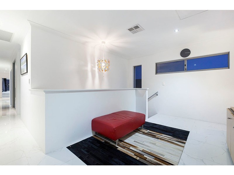 12 October Road, Spearwood WA 6163