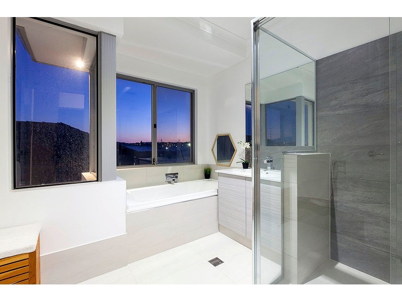 12 October Road, Spearwood WA 6163