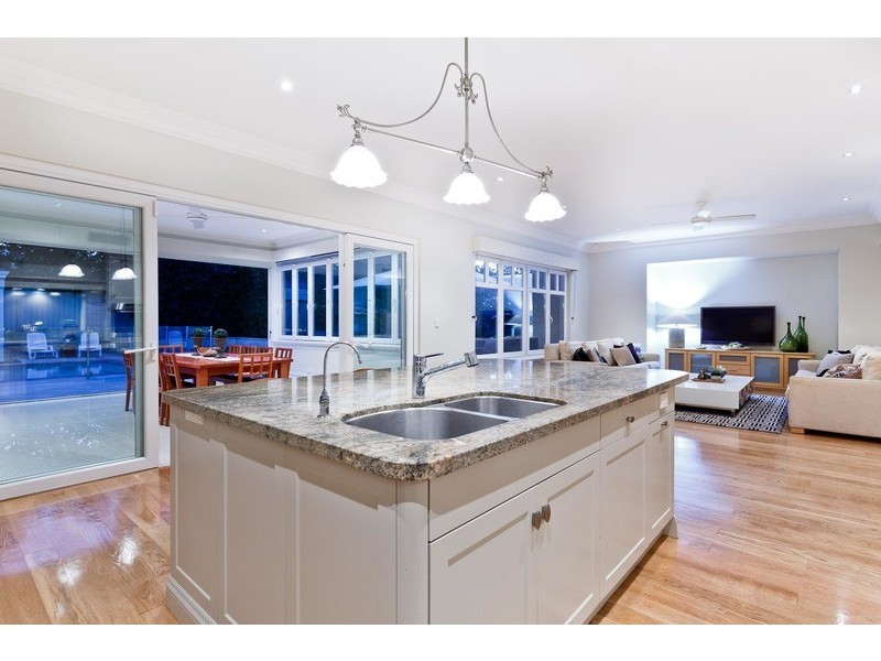 72 Waratah Avenue, Dalkeith WA 6009
