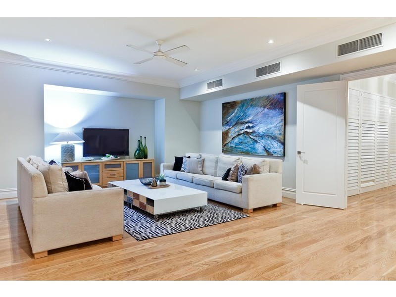 72 Waratah Avenue, Dalkeith WA 6009