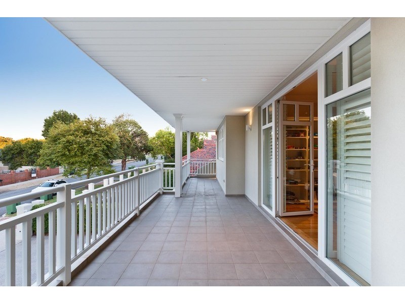 72 Waratah Avenue, Dalkeith WA 6009