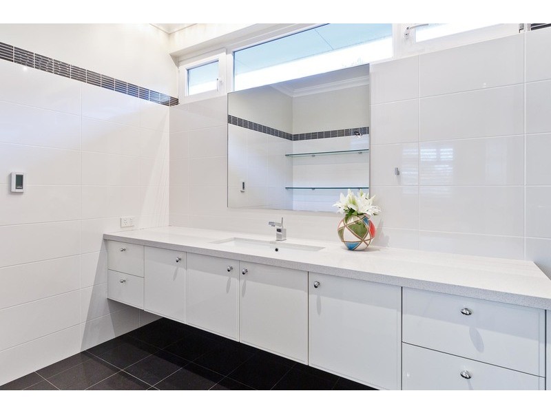 72 Waratah Avenue, Dalkeith WA 6009