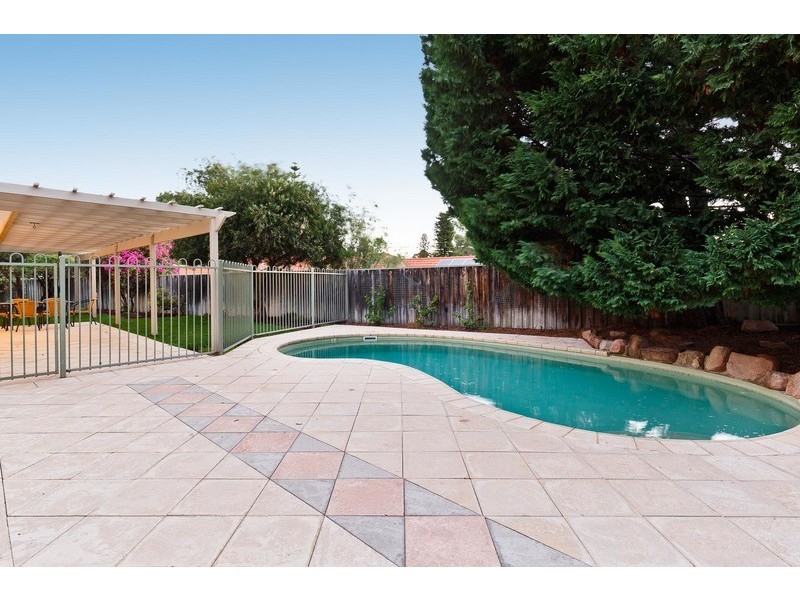 1 Cochram Court, Mount Claremont WA 6010