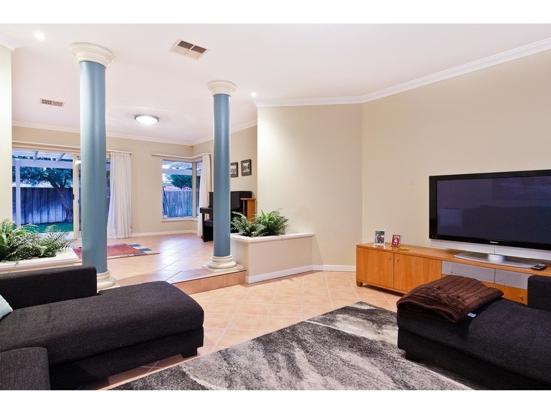 1 Cochram Court, Mount Claremont WA 6010