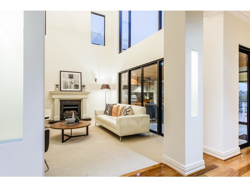 10 Helpman Close, Mosman Park WA 6012