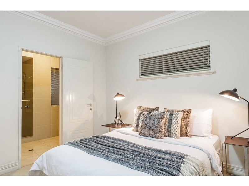 10 Helpman Close, Mosman Park WA 6012