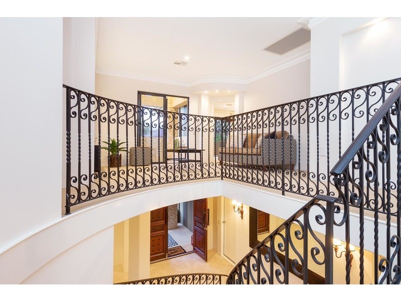 23 Van Kleef Circuit, Mount Claremont WA 6010