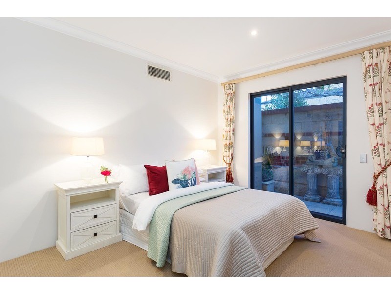 23 Van Kleef Circuit, Mount Claremont WA 6010