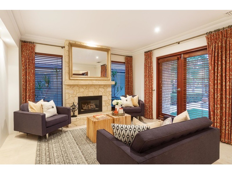 23 Van Kleef Circuit, Mount Claremont WA 6010