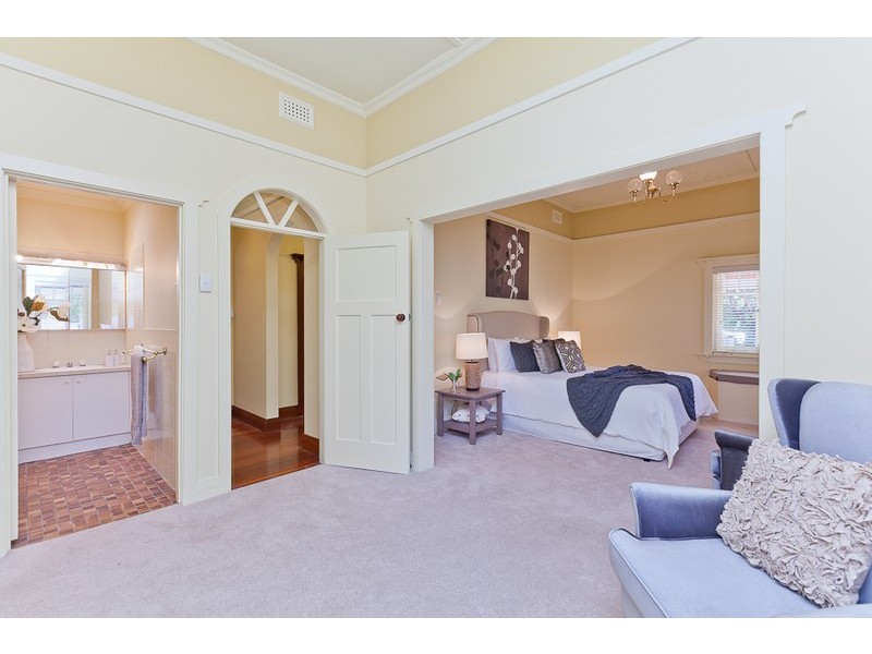 18 Tyrell Street, Nedlands WA 6009