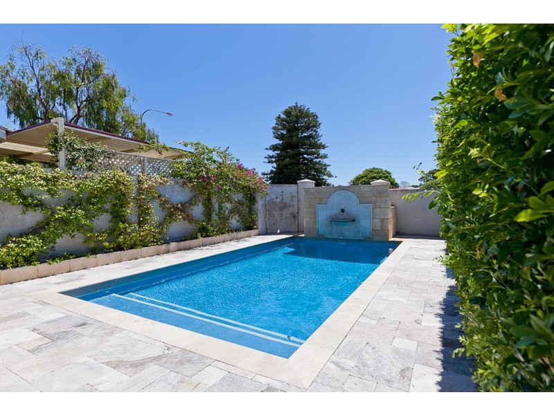 77 Rosewood Avenue, Woodlands WA 6018