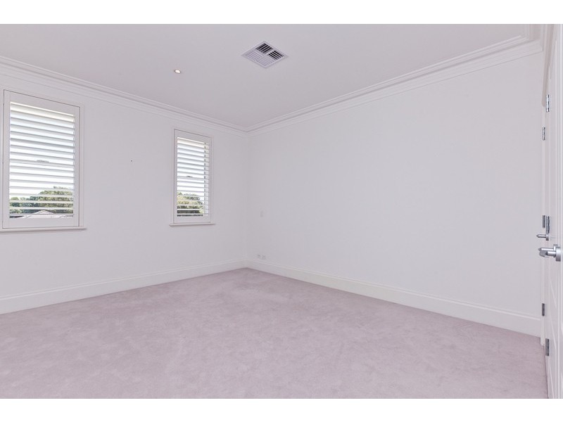 77 Rosewood Avenue, Woodlands WA 6018