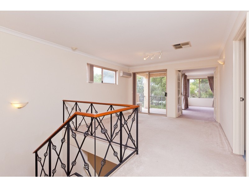 9 Lambeth Mews, Mount Claremont WA 6010