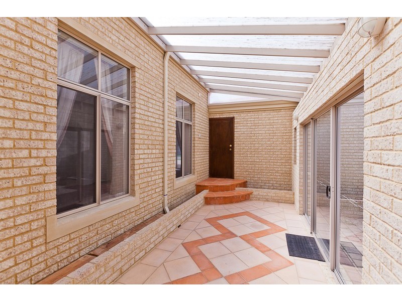 9 Lambeth Mews, Mount Claremont WA 6010