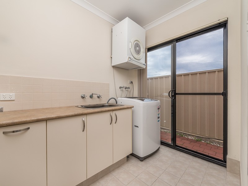 3 Jalna Way, Carramar WA 6031