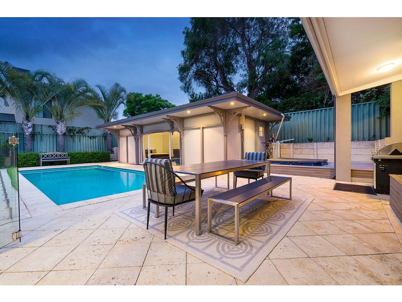 97 Melville Beach Road, Applecross WA 6153